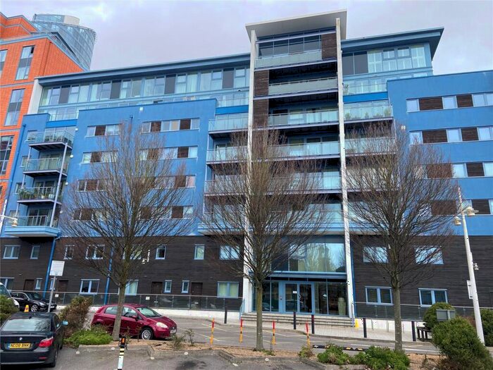 2 Bedroom Apartment To Rent In Gunwharf Quays, Portsmouth, Hampshire, PO1