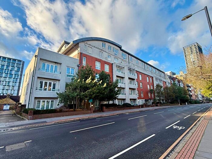 1 Bedroom Flat To Rent In Park Lane, Croydon, CR0