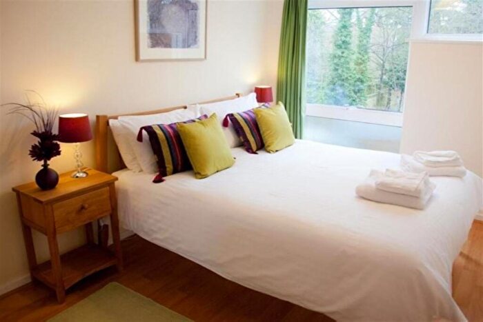 2 Bedroom Apartment To Rent In Butler Close, Jericho, Oxford, OX2
