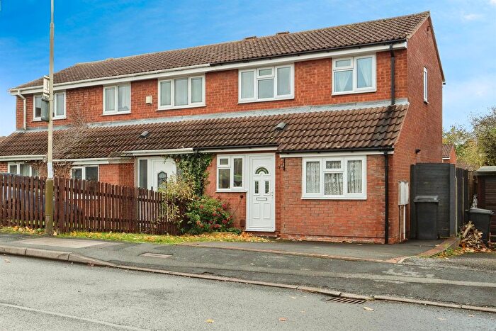 3 Bedroom Semi-Detached House For Sale In The Poppins, Leicester, LE4