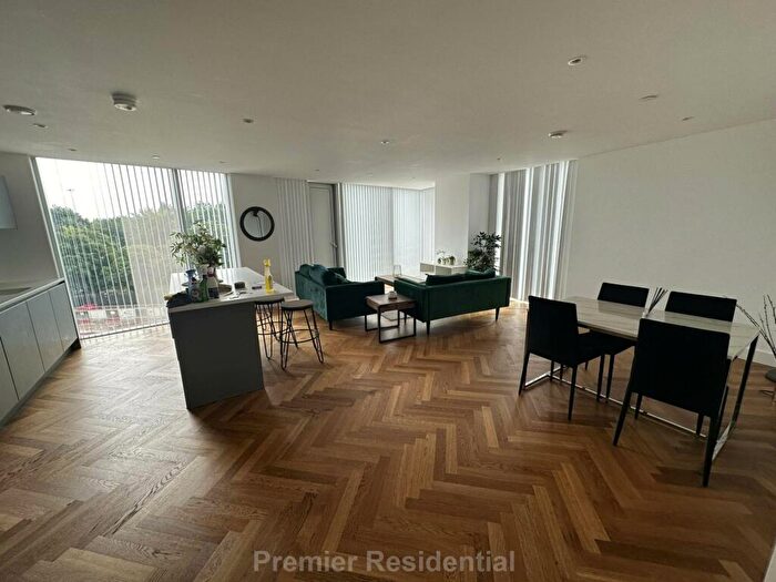 3 Bedroom Apartment To Rent In Owen Street, Manchester, M15