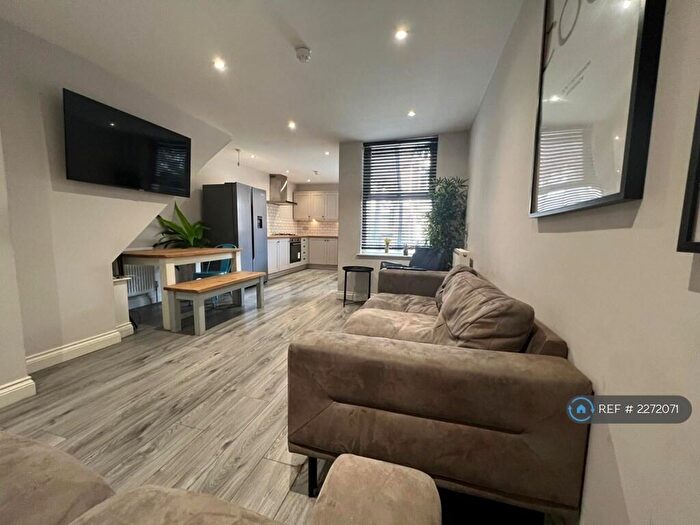 6 Bedroom Terraced House To Rent In Ridley Road, Liverpool, L6