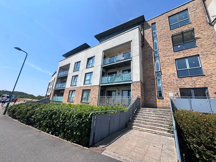 2 Bedroom Flat For Sale In Hammonds Drive, Peterborough, PE1