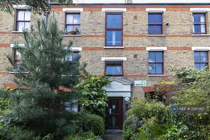 2 Bedroom Flat To Rent In Grove Dwellings, Whitechapel, E1