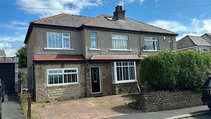 4 Bedroom Semi-Detached House To Rent In Westfield Grove, Wrose, Shipley, BD18