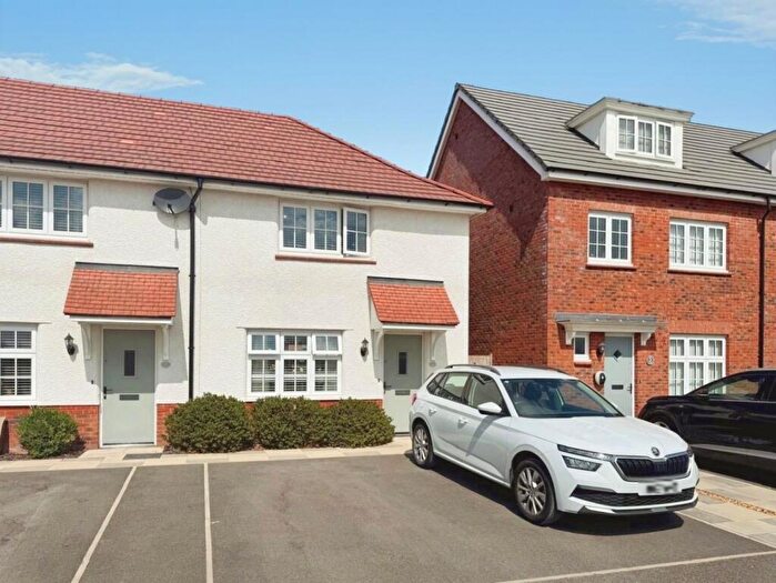 3 Bedroom End Of Terrace House For Sale In Tiler Close, Little Sutton, CH66