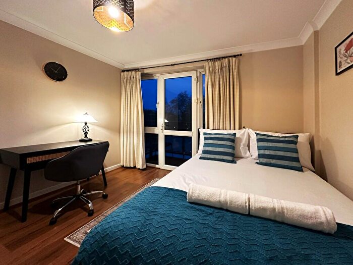 2 Bedroom Flat To Rent In Ensign Street, London, E1