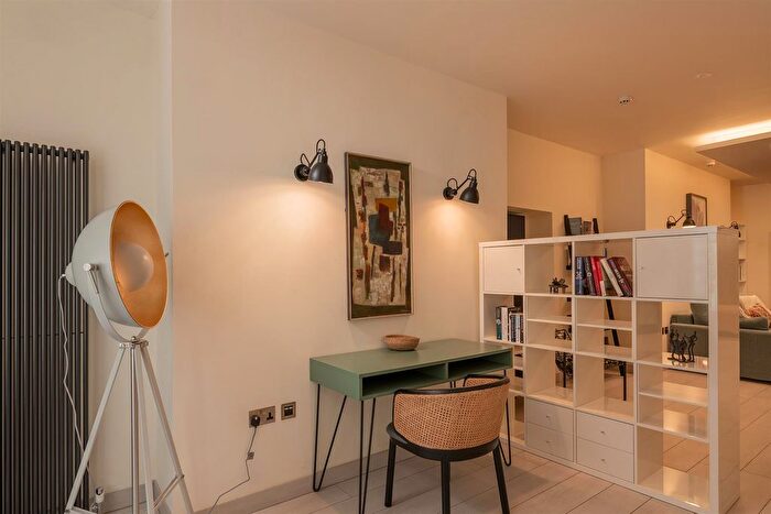 1 Bedroom Flat To Rent In Southernhay West, Exeter, EX1