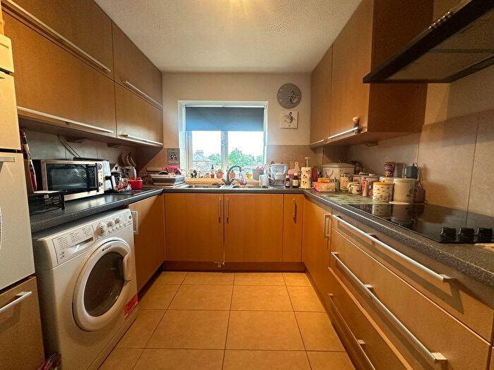 1 Bedroom Flat For Sale In Church Road, London, NW4
