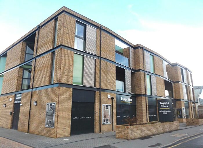 1 Bedroom Flat To Rent In Goldsworth Road, Woking, Surrey, GU21