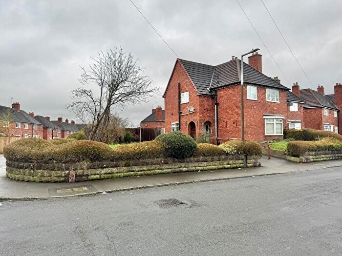 3 Bedroom Semi Detached House For Sale In Hartland Road, West Bromwich, West Midlands, B71