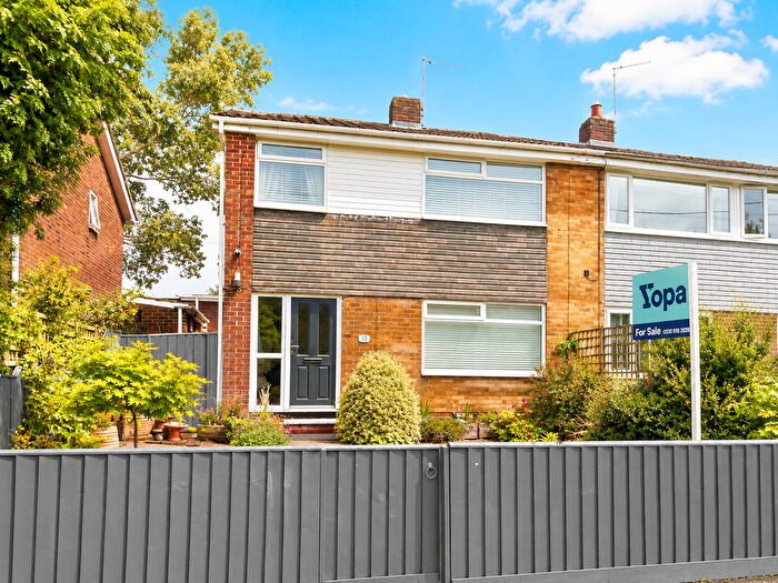 3 Bedroom Semi-Detached House For Sale In Lingey Close, Durham, DH7
