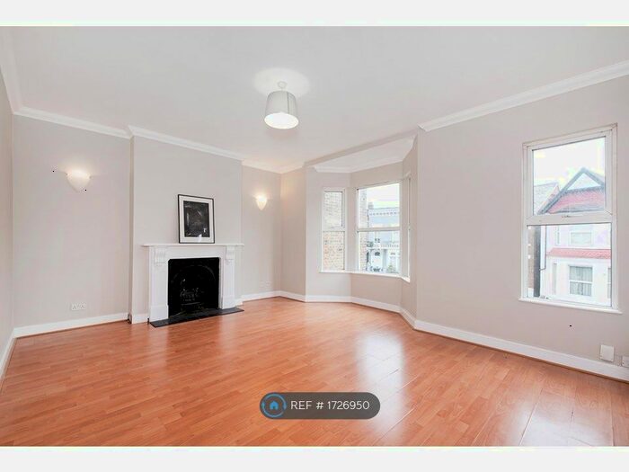 3 Bedroom Flat To Rent In Nightingale Road, London, NW10