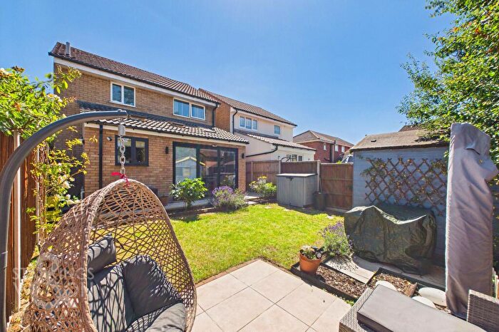 3 Bedroom Detached House For Sale In Otter Drive, Mulbarton, Norwich, NR14