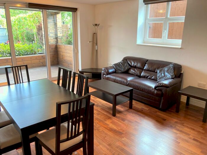 1 Bedroom Flat To Rent In Very Near The River Thames, Brentford Kew Borders TW8