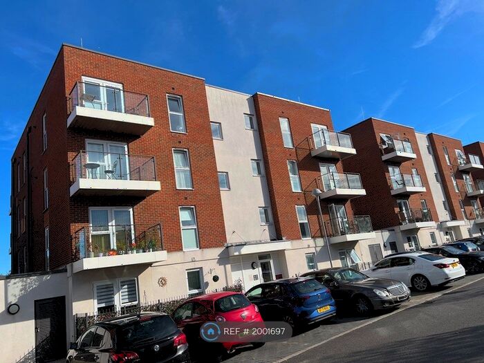 1 Bedroom Flat To Rent In Alcock Crescent, Crayford, Dartford, DA1