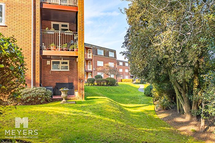 2 Bedroom Flat For Sale In Belle Vue Crescent, Bournemouth, BH6
