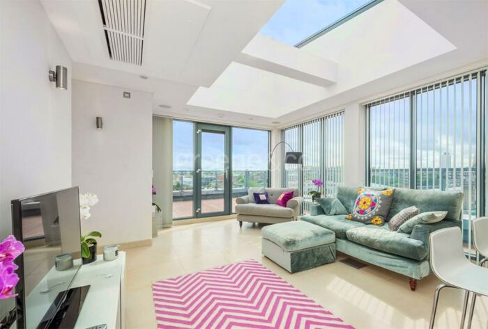 3 Bedroom Penthouse To Rent In Prince Of Wales Road London, NW5