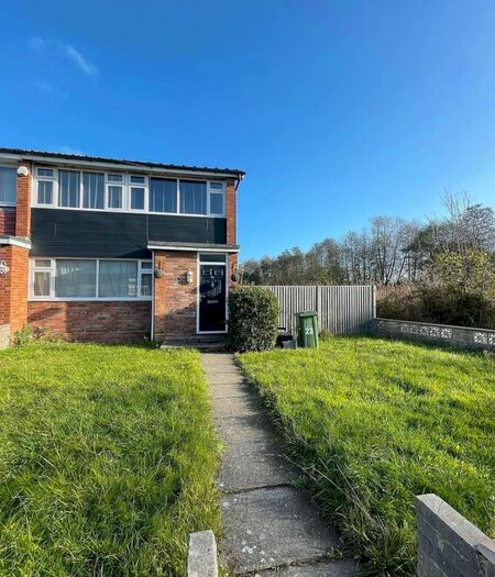 3 Bedroom Semi-Detached House To Rent In Cygnet Road, Portsmouth, PO6