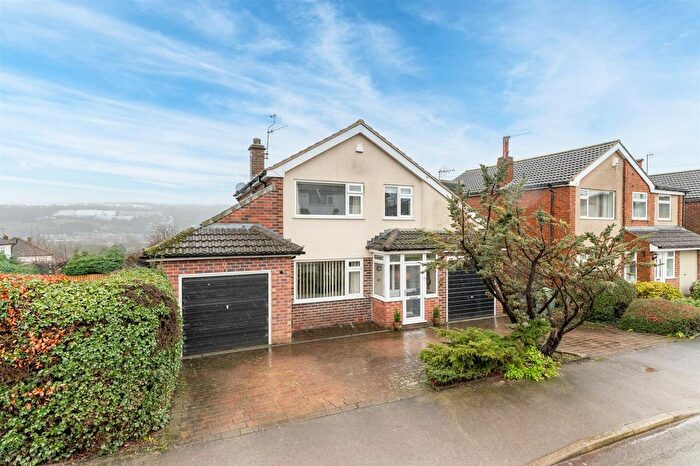 4 Bedroom Detached House For Sale In Wrenbeck Drive, Otley, LS21