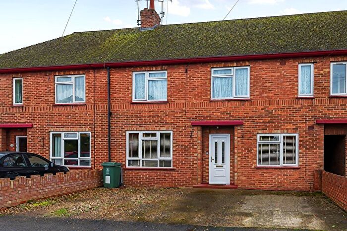 2 Bedroom Maisonette For Sale In Eton Wick, Berkshire, SL4