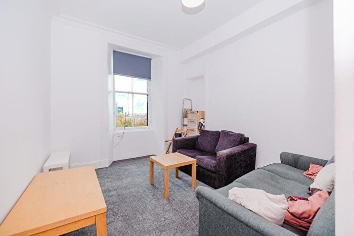 4 Bedroom Flat To Rent In L Earlston Place, Edinburgh, EH7