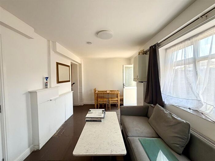 2 Bedroom Maisonette To Rent In Gregory Road, Southall, UB2