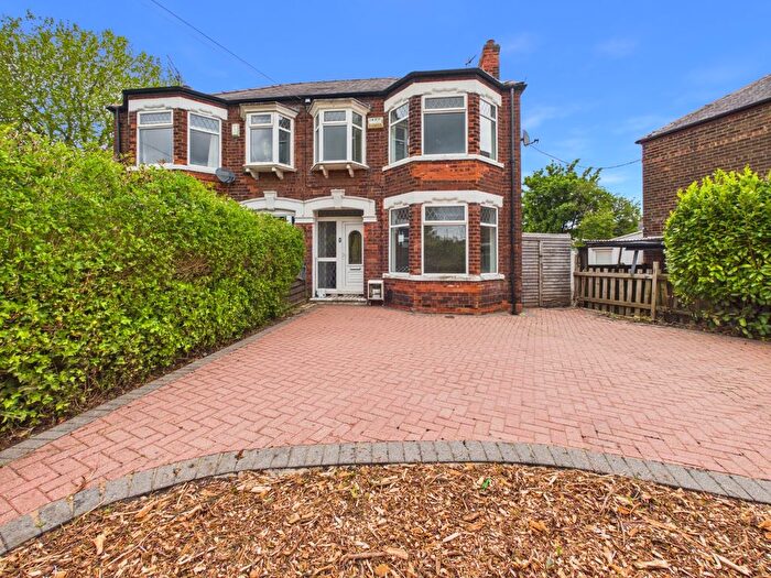 3 Bedroom Semi-detached House For Sale In Beverley Road, Hessle, HU13