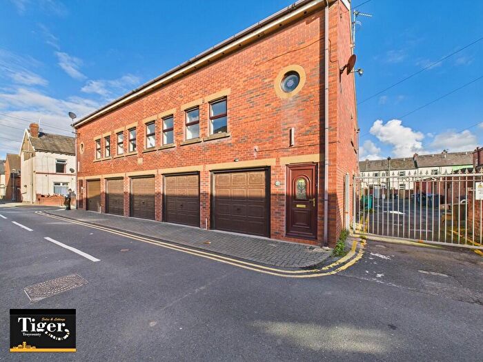 2 Bedroom End Of Terrace House For Sale In John Street, Blackpool, FY1