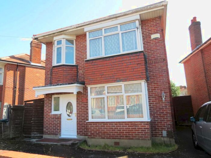 4 Bedroom House To Rent In Bedroom Detached House In Winton, BH9