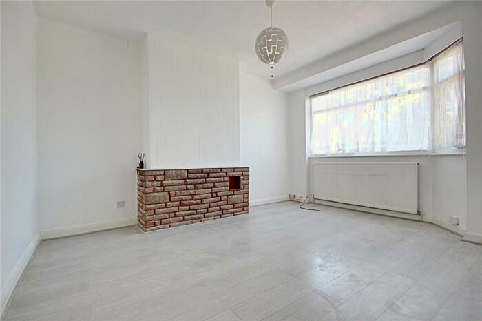 2 Bedroom Maisonette To Rent In Cuba Drive, Enfield, EN3