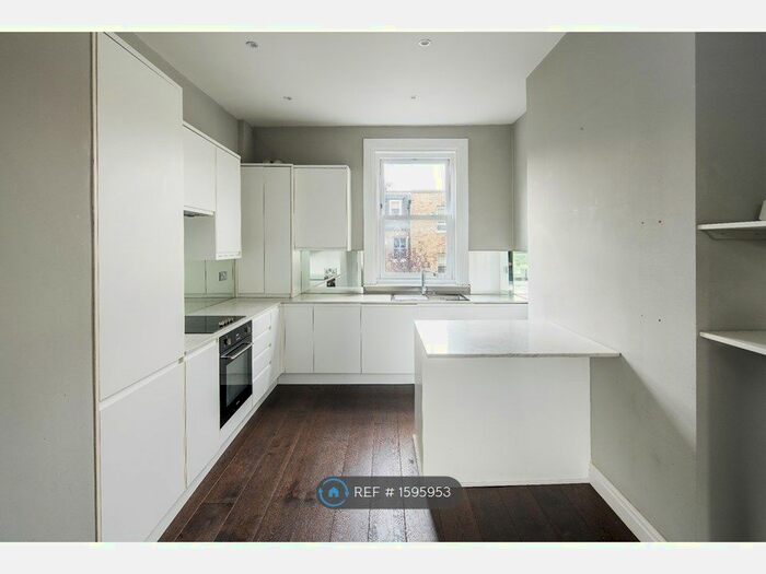 3 Bedroom Maisonette To Rent In London, London, SW11