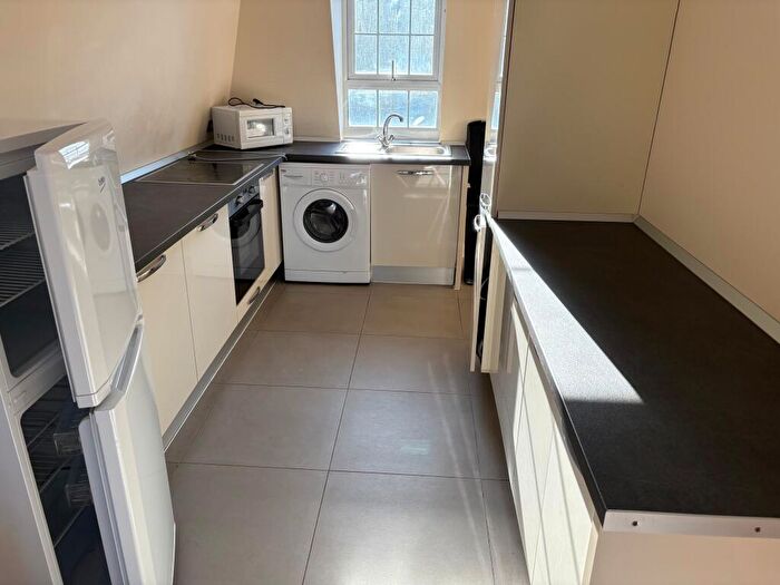 2 Bedroom Flat To Rent In Wapping Lane, London, E1W