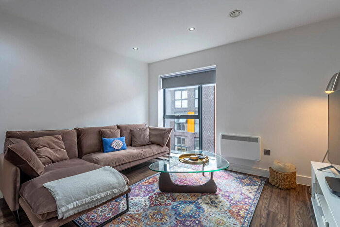 2 Bedroom Apartment To Rent In Regency Place, Parade, B1