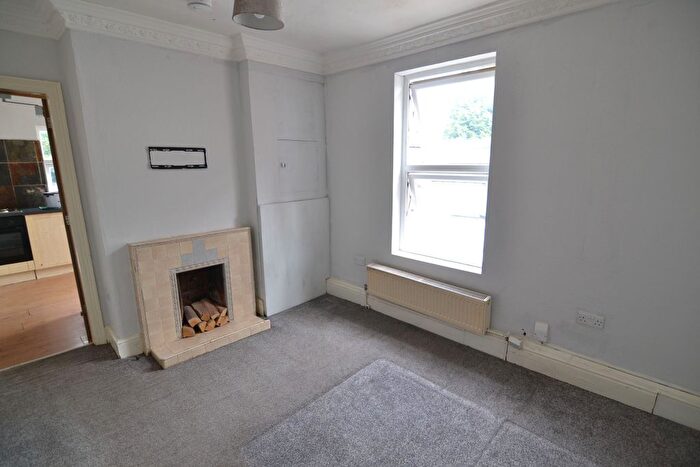 1 Bedroom Flat To Rent In Penn Road, Wolverhampton, WV4