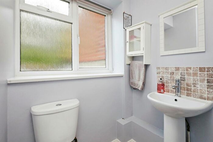 1 Bedroom Flat For Sale In Selwyn Road, Eastbourne, BN21