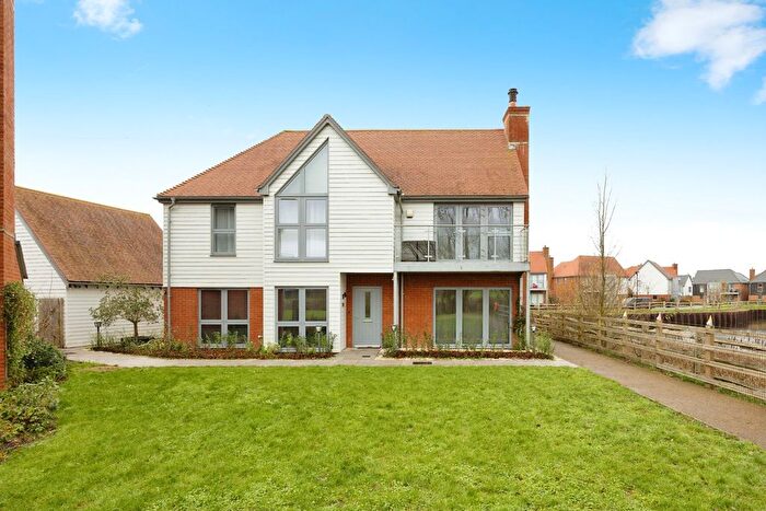 5 Bedroom Detached House For Sale In Leveret Lane, Ashford, TN24