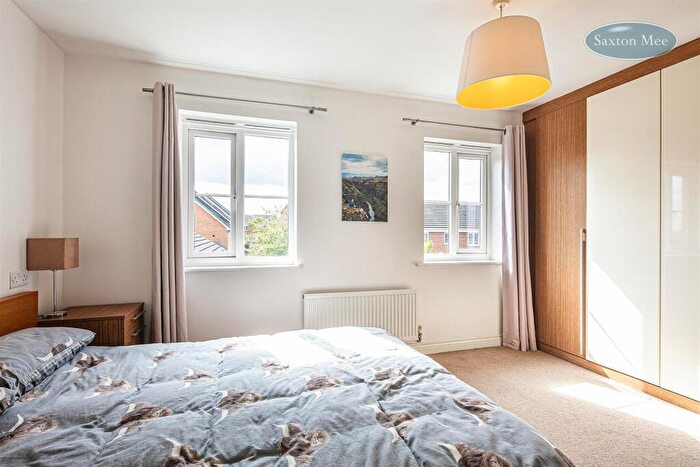 3 Bedroom Town House For Sale In Shining Bank, Handsworth, Sheffield, S13