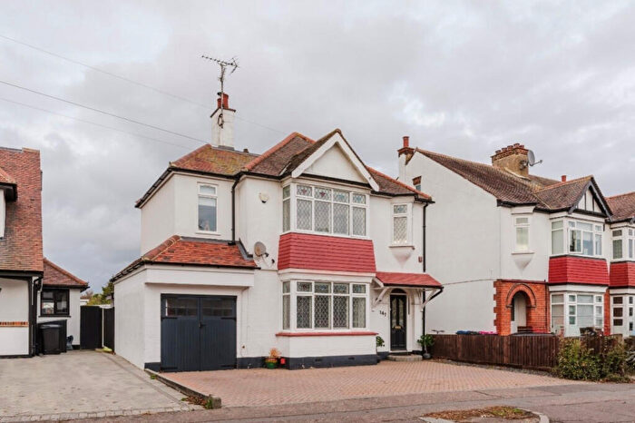 5 Bedroom Detached House For Sale In Western Road, Leigh-on-sea, SS9