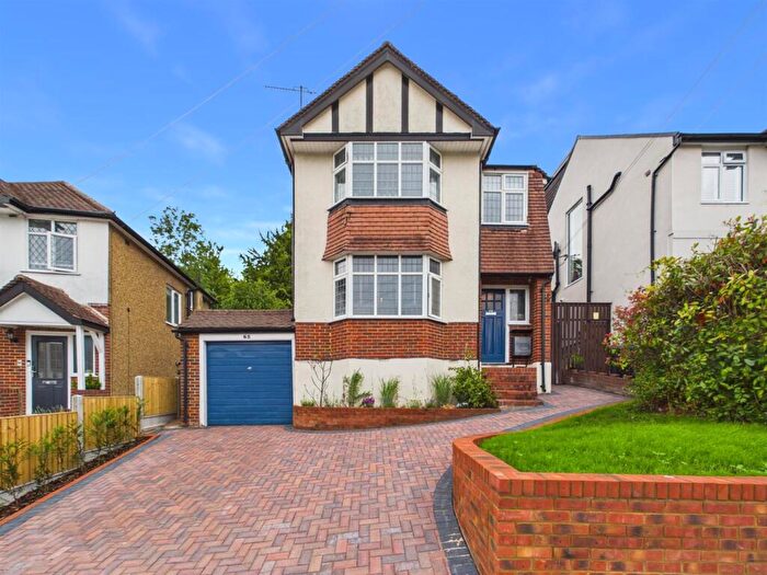 3 Bedroom Detached House For Sale In Mead Way, Coulsdon, CR5