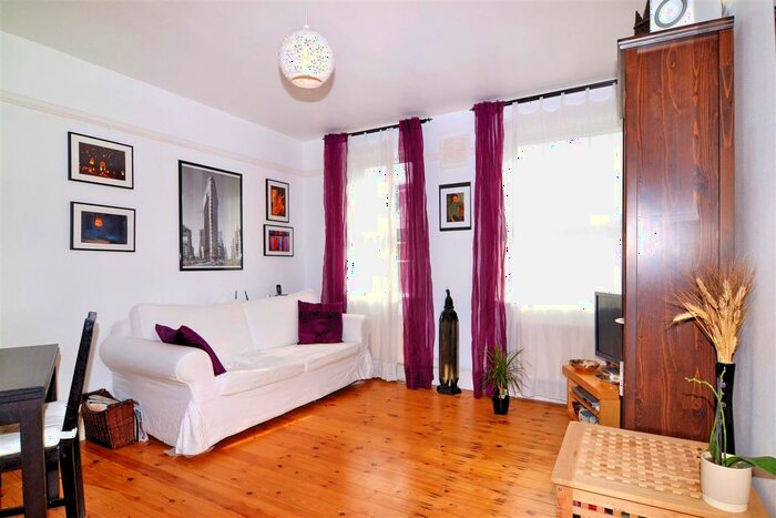 1 Bedroom Flat To Rent In Heath Road, Twickenham, TW1