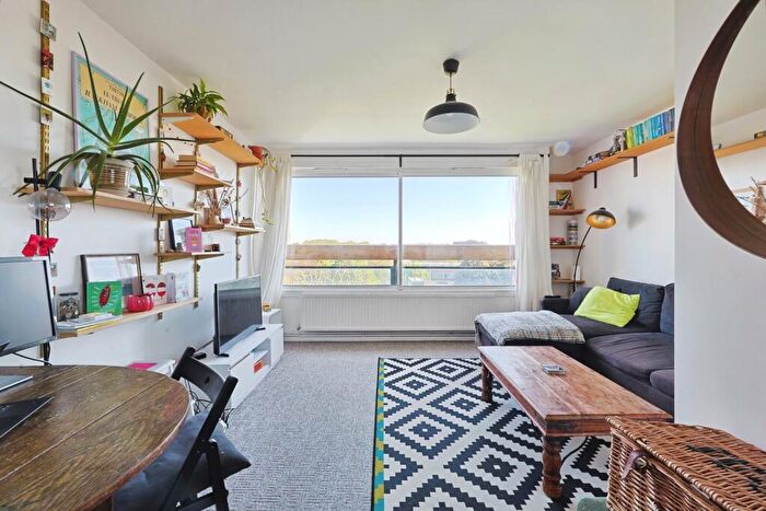 1 Bedroom Flat For Sale In Battersea Church Road, Battersea, London, SW11