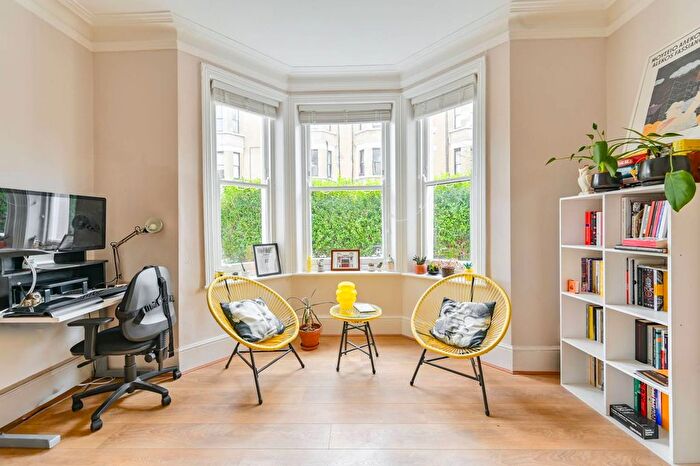 1 Bedroom Flat For Sale In Mowll Street, Oval, London, SW9