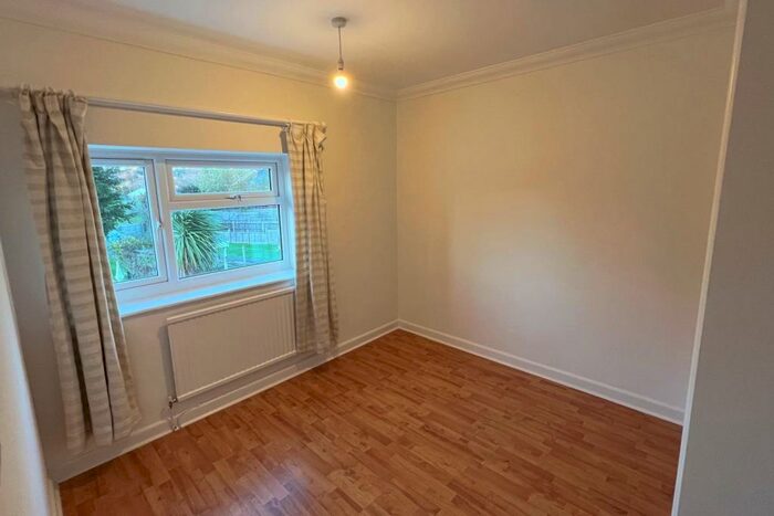 4 Bedroom Semi-Detached House To Rent In Wimborne, BH21
