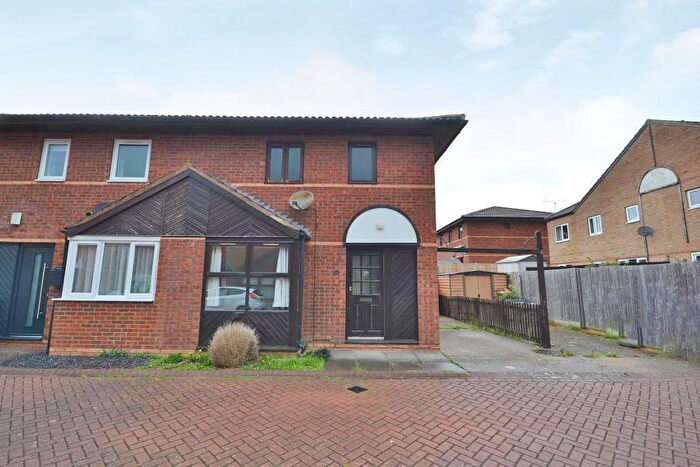 3 Bedroom Semi-Detached House For Sale In Armstrong Close, Crownhill, Milton Keynes, Buckinghamshire, MK8