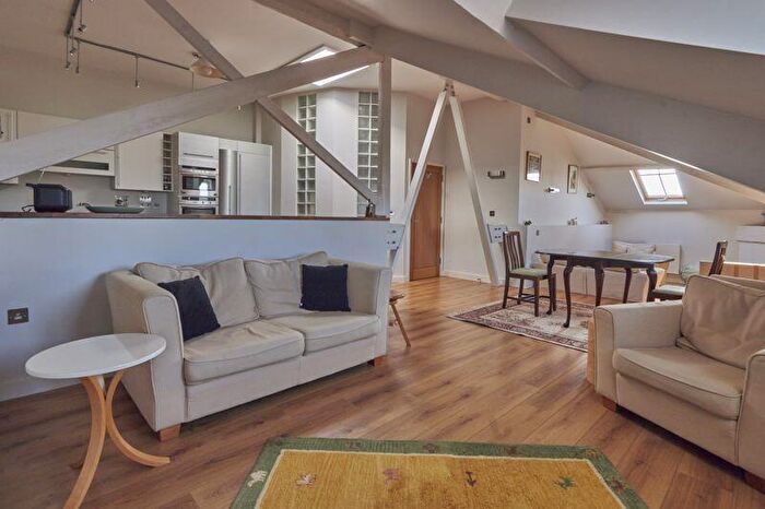 2 Bedroom Flat For Sale In Victoria Park Road, St Leonards, Exeter, EX2