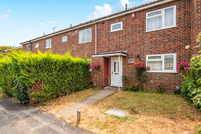 3 Bedroom Terraced House For Sale In Pershore Road, Basingstoke, RG24