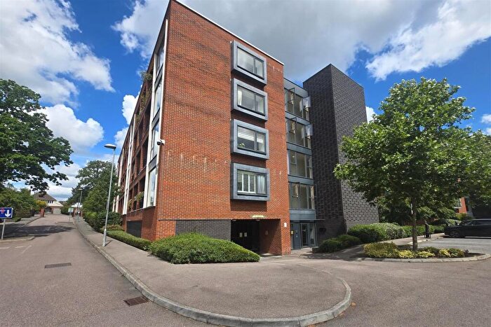 1 Bedroom Flat For Sale In Ottoman Court, Cockfosters, EN4