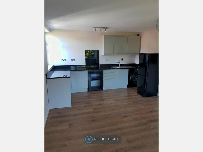 1 Bedroom Flat To Rent In Park Hill, Carshalton SM5
