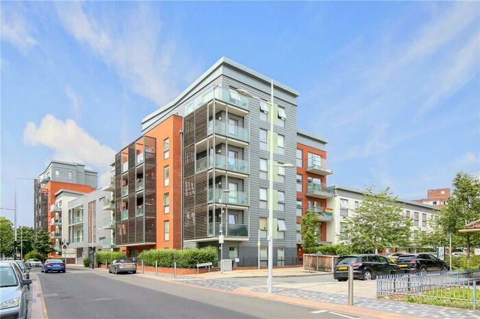 2 Bedroom Flat To Rent In Geoff Cade Way, Mile End, London, E3